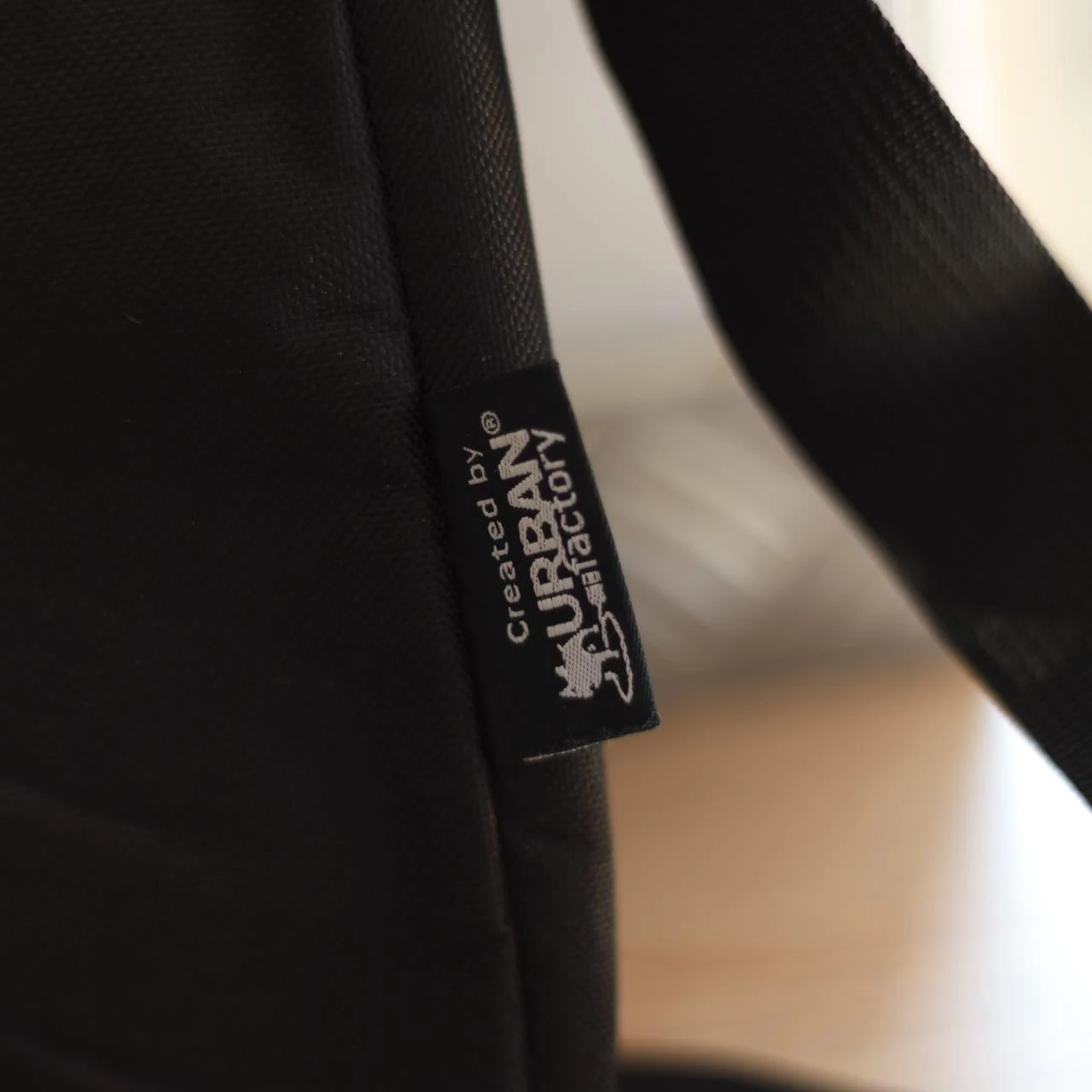 Urban Factory Nylee PC 14.1" / Tablet Bag - Black - Very Good Condition – photo 8